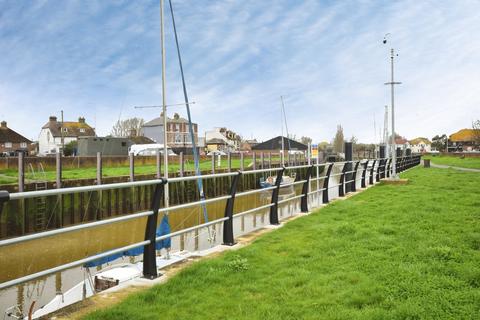 2 bedroom end of terrace house for sale, The Strand, East Sussex TN31