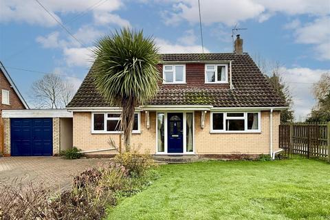 3 bedroom detached bungalow for sale, Mill Road, Stowmarket IP14