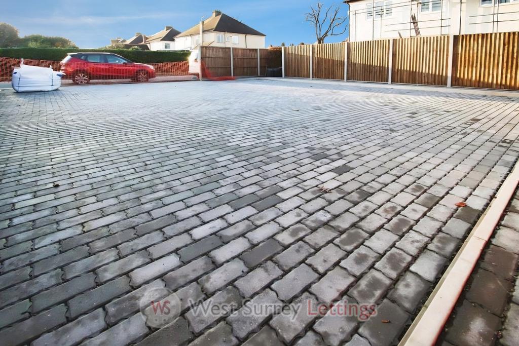 4f3ec4f7-parking lge