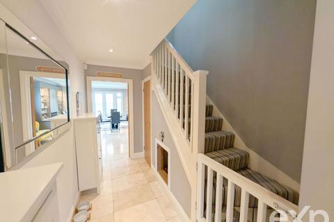 4 bedroom semi-detached house for sale, Rosemount Gardens, Maidstone ME14