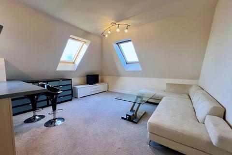 2 bedroom apartment to rent, Addlestone, Surrey, KT15