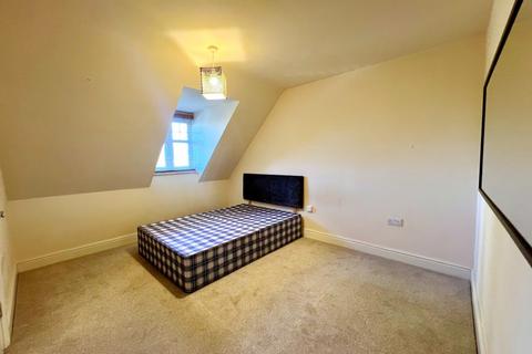 2 bedroom apartment to rent, Addlestone, Surrey, KT15
