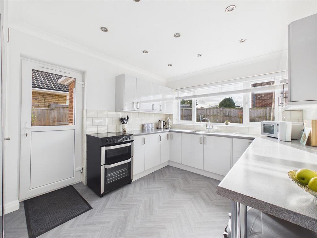 Kitchen: