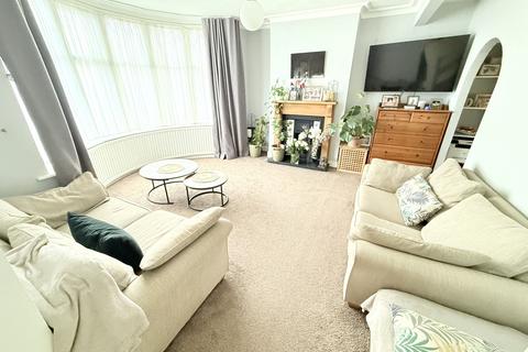 4 bedroom terraced house for sale, Windsor Drive, Barnet EN4