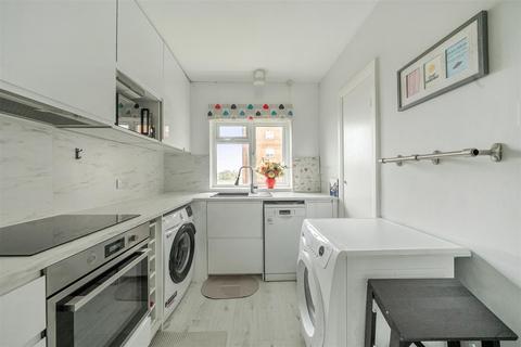 undefined, Portsmouth Road, Surbiton