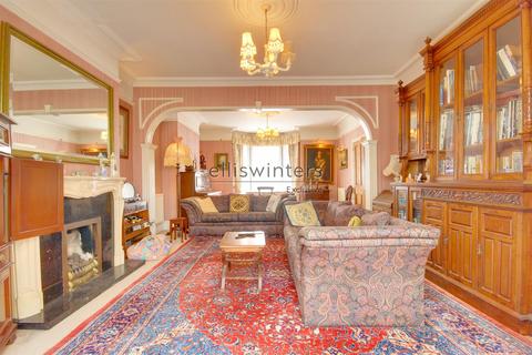 5 bedroom detached house for sale, High Street, Fenstanton