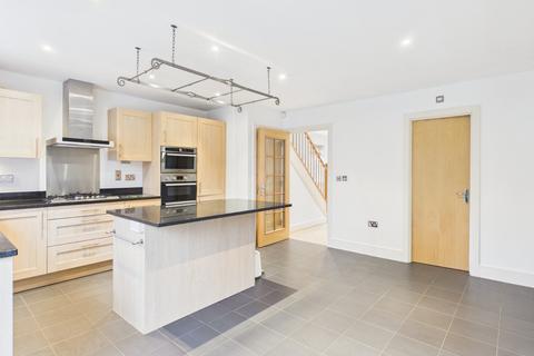 4 bedroom end of terrace house to rent, North Close, Beaconsfield, Buckinghamshire, HP9