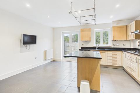 4 bedroom end of terrace house to rent, North Close, Beaconsfield, Buckinghamshire, HP9