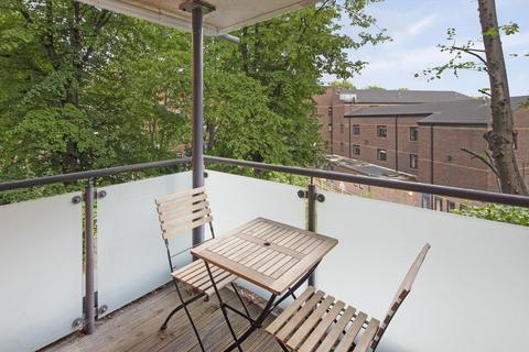 undefined, Shacklewell Lane, London E8