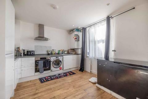 2 bedroom flat for sale, Radley House 186-188 High Street, Slough, Slough, SL1 1HE