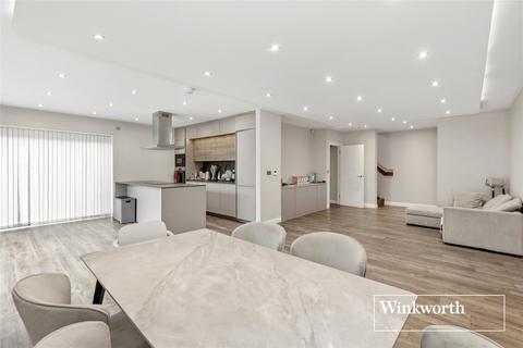 4 bedroom semi-detached house for sale, Barnet Road, Arkley, EN5