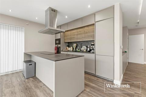 4 bedroom semi-detached house for sale, Barnet Road, Arkley, EN5
