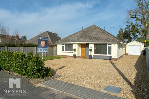 3 bedroom detached bungalow for sale, Meadow Road | Ringwood | BH24