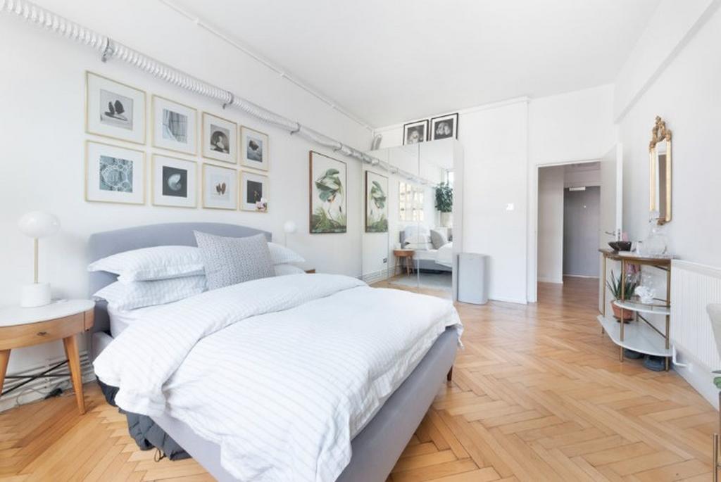 Bedroom (example)