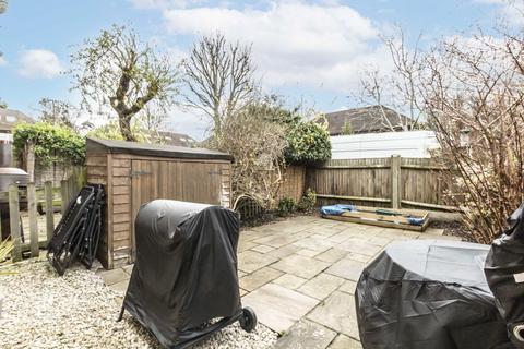 undefined, New Road, Kingston Upon Thames KT2