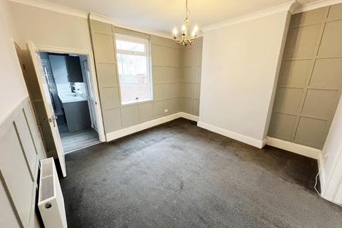 3 bedroom end of terrace house to rent, Durham Road, Spennymoor