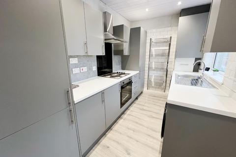 3 bedroom end of terrace house to rent, Durham Road, Spennymoor