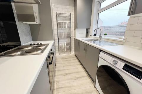 3 bedroom end of terrace house to rent, Durham Road, Spennymoor