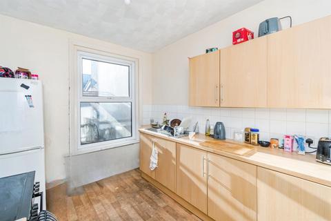 4 bedroom end of terrace house for sale, Avenue Road, Southampton