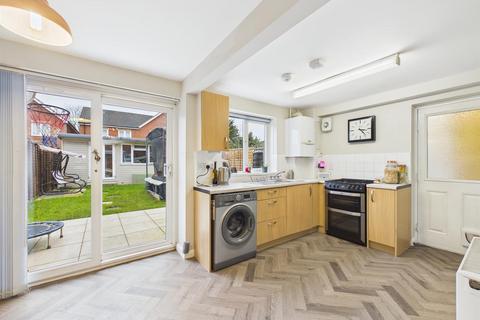 2 bedroom semi-detached house for sale, Cradley Walk, Aylesbury HP20