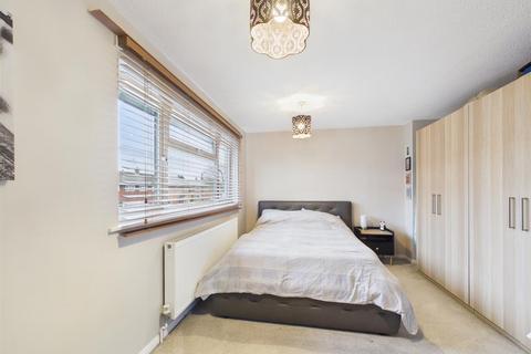2 bedroom semi-detached house for sale, Cradley Walk, Aylesbury HP20