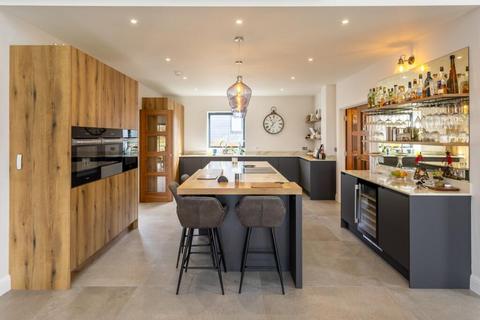 undefined, Well Road, Farnham GU10