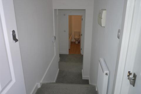 2 bedroom flat to rent, Well Street, Hackney E9
