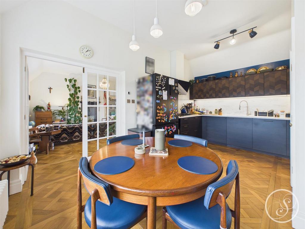 Kitchen diner