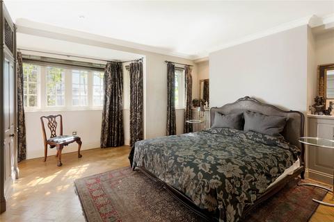 undefined, Cadogan Lane, Knightsbridge, London, SW1X