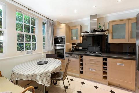 undefined, Cadogan Lane, Knightsbridge, London, SW1X