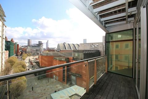 2 bedroom apartment to rent, Great Northern Tower, Manchester M3