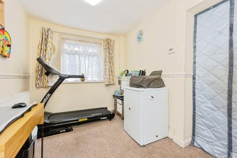 2 bedroom end of terrace house for sale, Sealand Close, Sale, Greater Manchester, M33