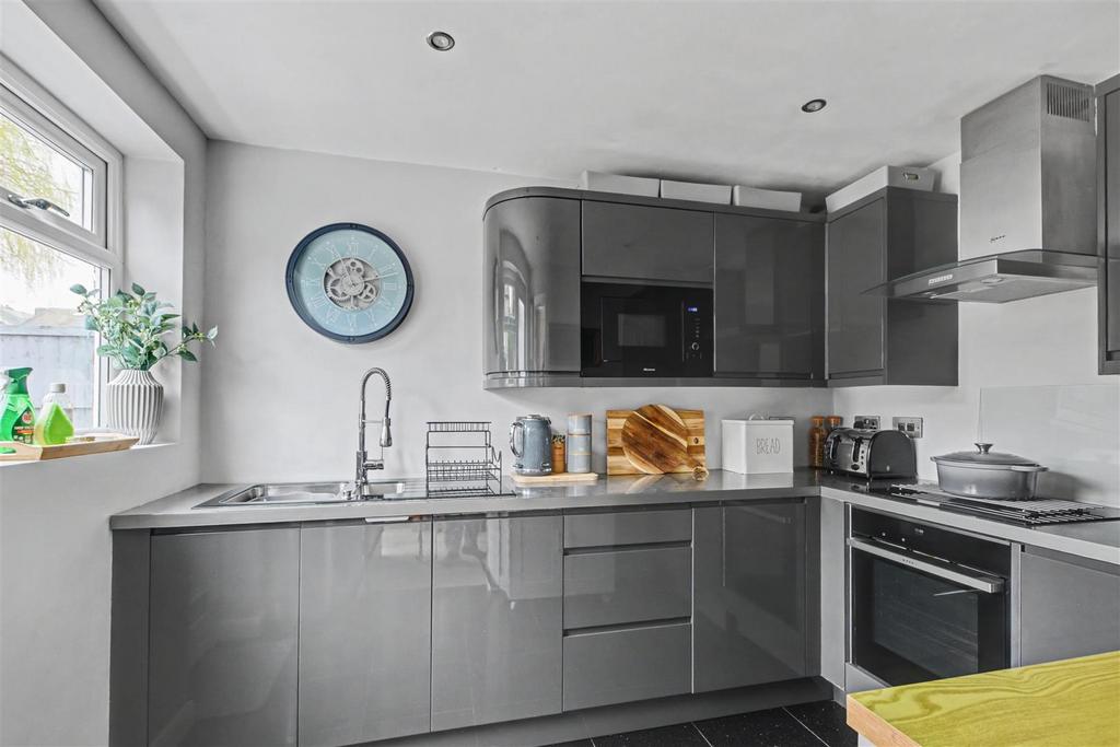 Kitchen 1.jpeg