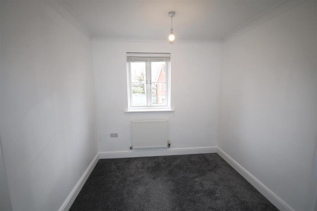 Bedroom 3b.JPG