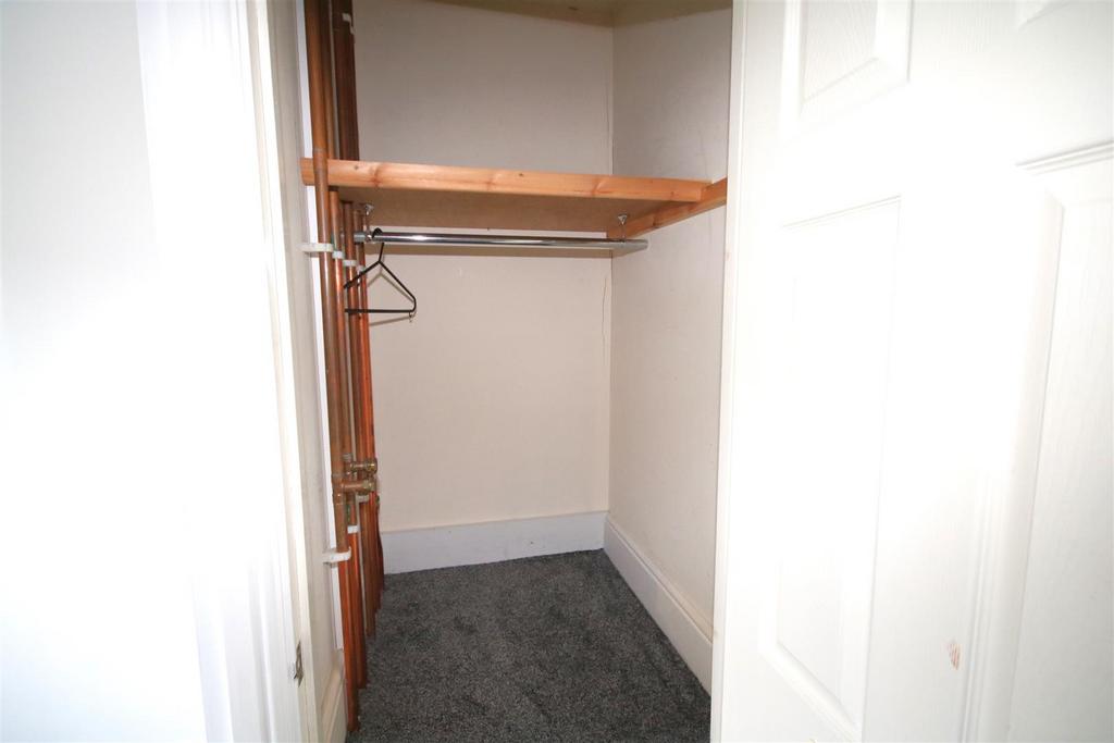 Bedroom 3 Wardrobe.JPG