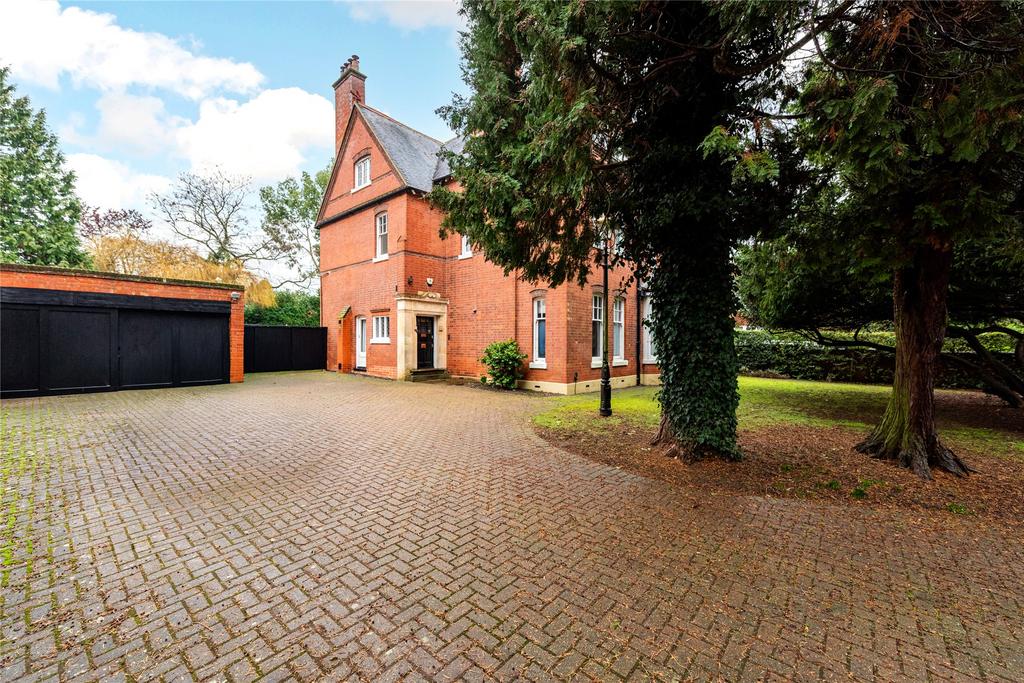 Driveway & Garage