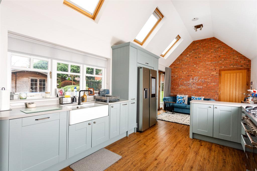Kitchen/Breakfast