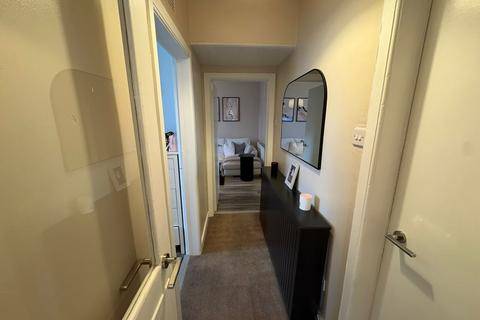 2 bedroom flat to rent, Cathkin Avenue, Cambuslang, Glasgow, G72