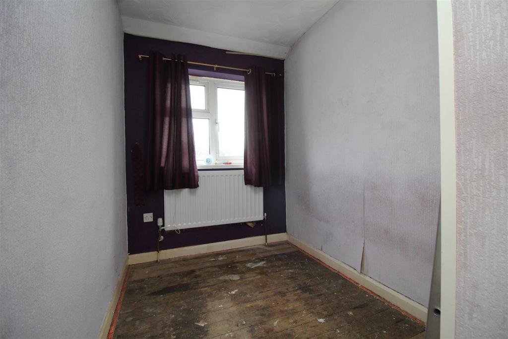 Bedroom 3 .JPG