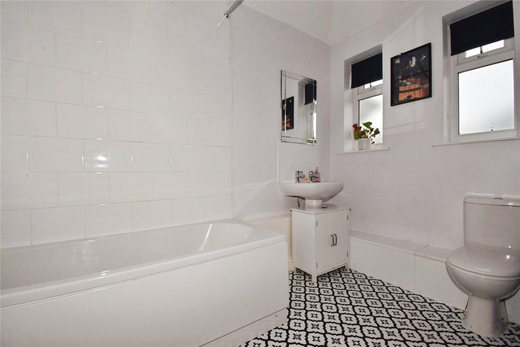 Gr. Floor Bathroom