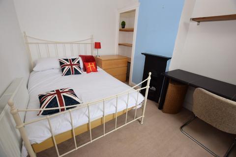 4 bedroom terraced house for sale, Clarke Road, Northampton NN1
