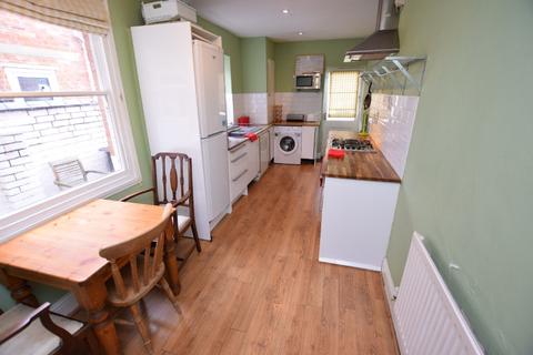 4 bedroom terraced house for sale, Clarke Road, Northampton NN1