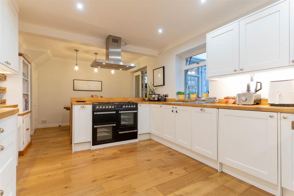 Dining kitchen
