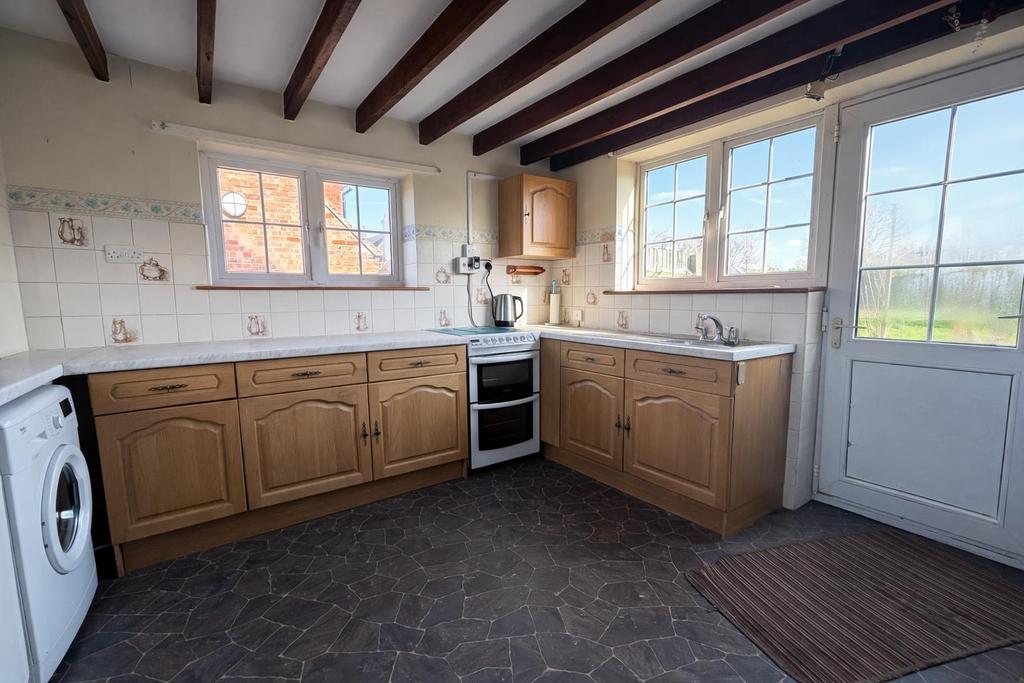 B826 B0 B7-2522-45 DD-BAFF-C688157795 AE.png