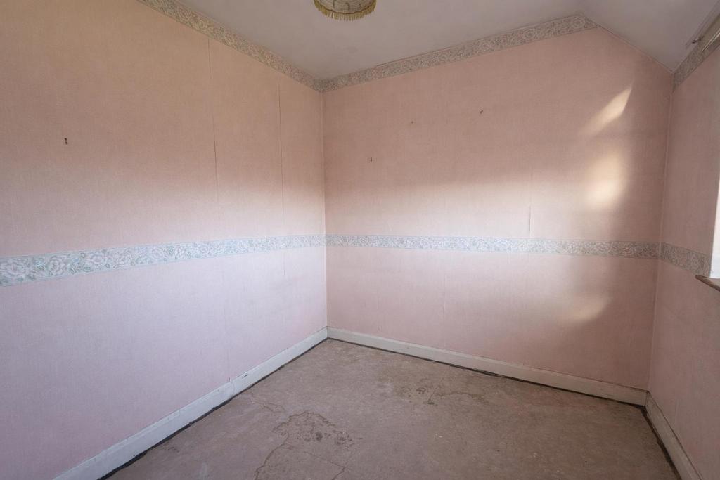 322 B9 C55-9323-4 FCC-96 CE-DAFC00 F82 BF0.png