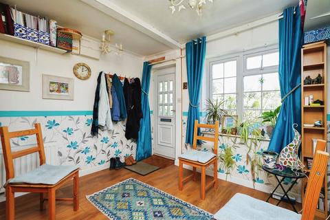 2 bedroom ground floor flat for sale, Hill House, Overthorpe, Banbury