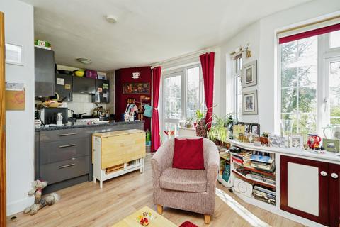 2 bedroom ground floor flat for sale, Hill House, Overthorpe, Banbury