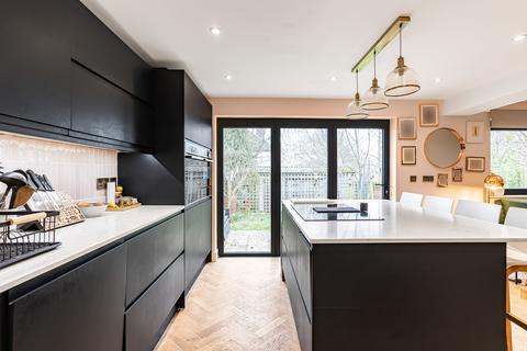 4 bedroom detached house for sale, Wilga Road, Welwyn, Hertfordshire, AL6