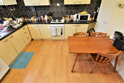 3 bedroom house to rent, Burley Lodge Road