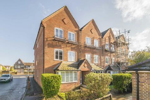 undefined, Langridge Mews, Hampton TW12